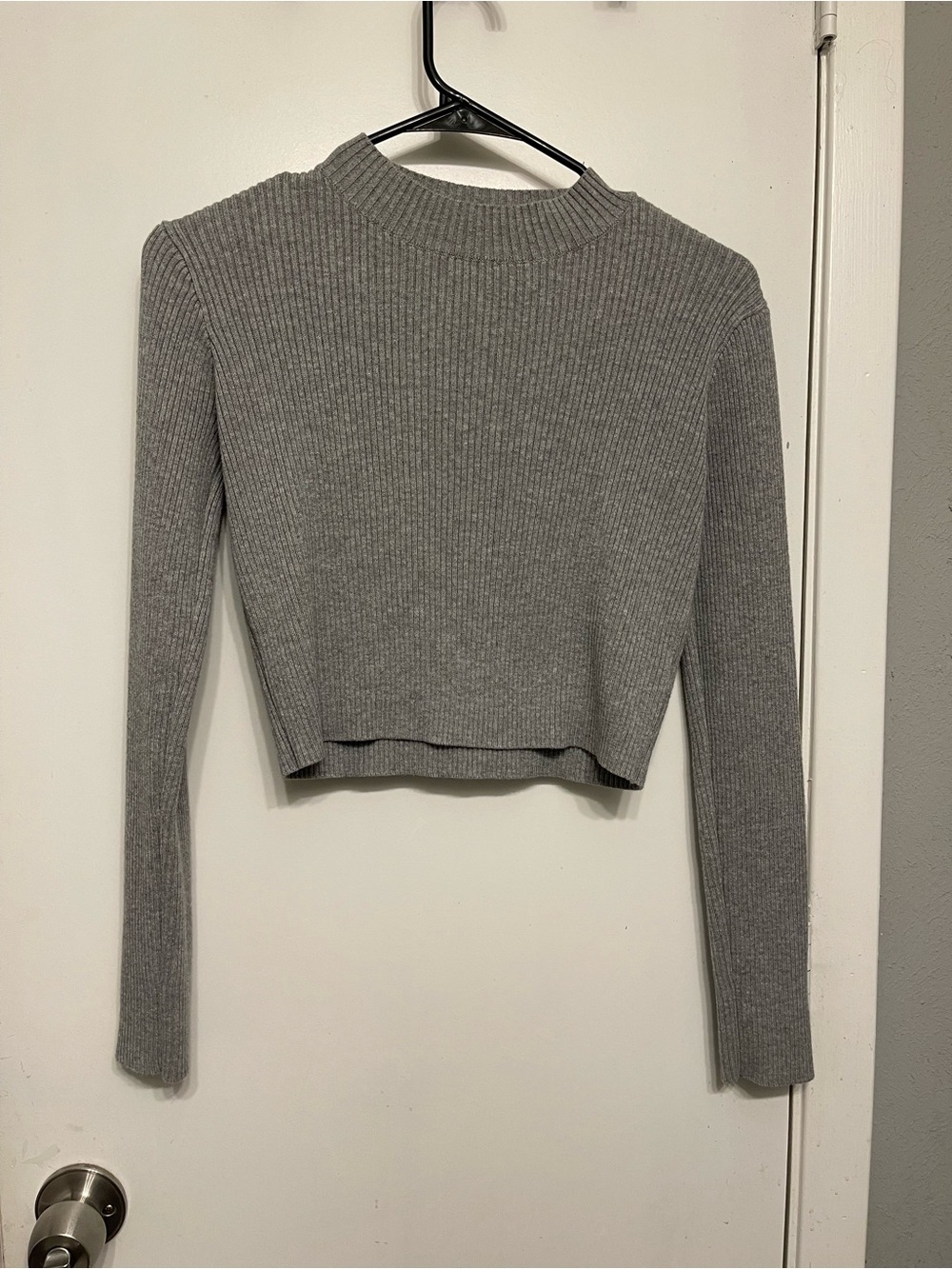 Brandy Melville Gray Ribbed Cropped Sweater Women’s One Size XS S Mock Neck Knit